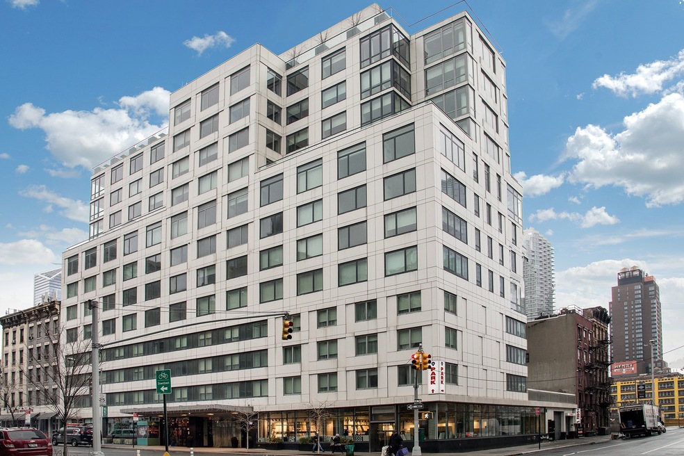 LANA unit 12-I, New York, NY 10018 - photo 1