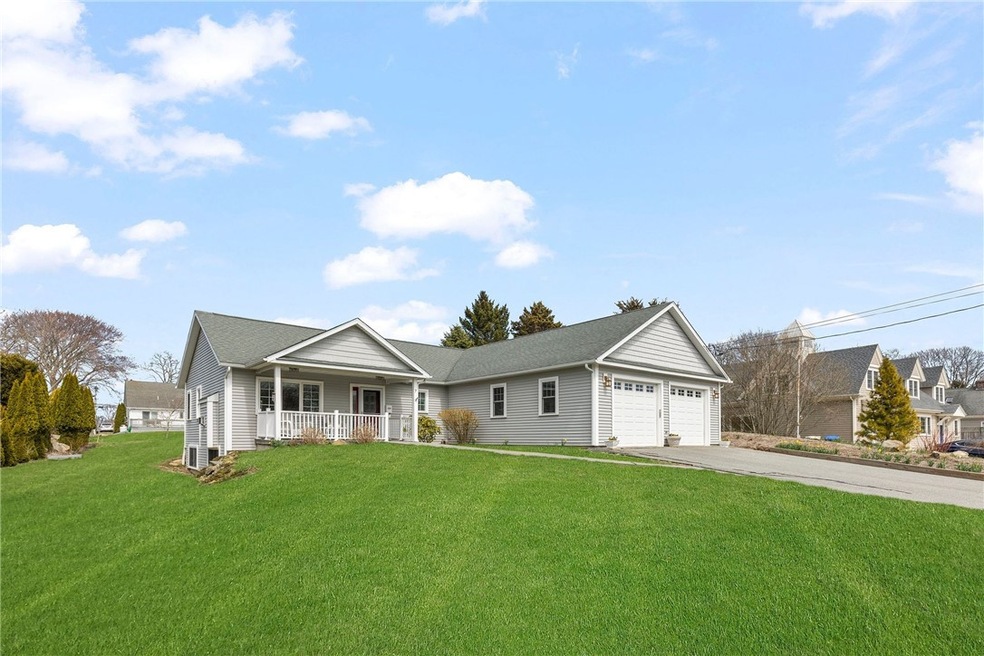 7 Gooseberry Rd, Newport, RI 02840 - photo 1