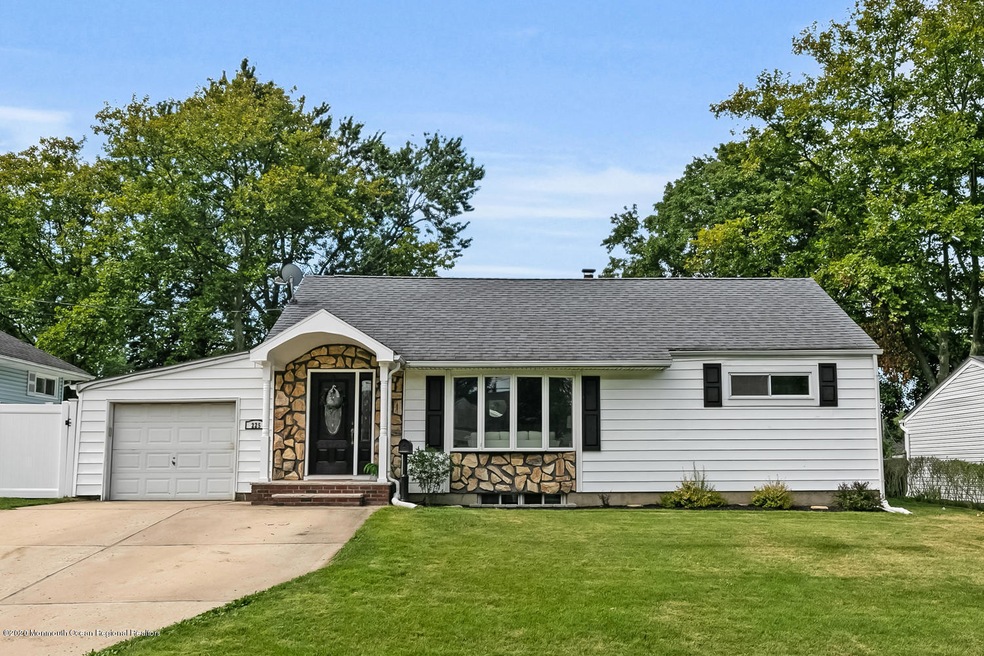 225 Crestview Dr Middletown NJ-large-002