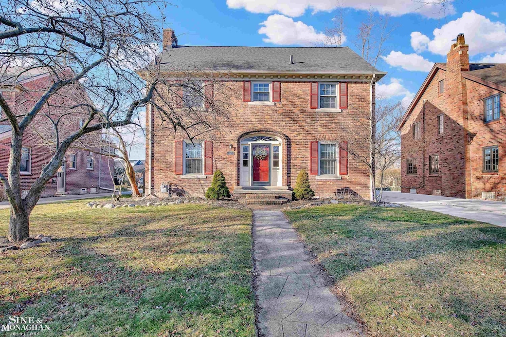 517 Barrington Rd, Grosse Pointe Park, MI 48230 - photo 1