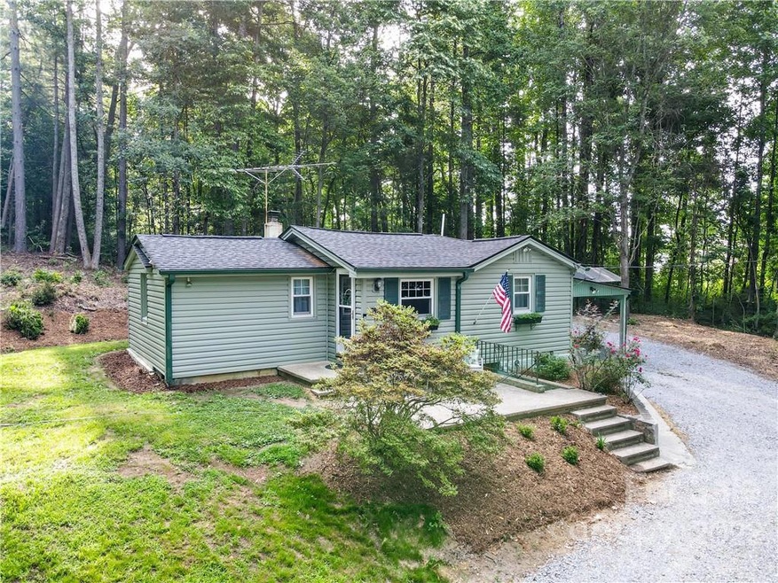 131 Cori Dr, Hendersonville, NC 28792 - photo 1