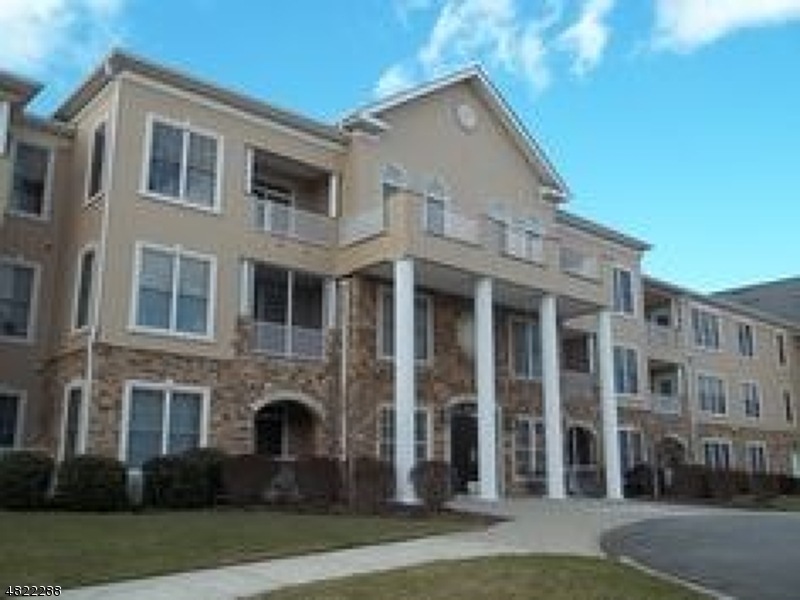 3208 Cleveland Ln unit 208, Rockaway, NJ 07866 - photo 1