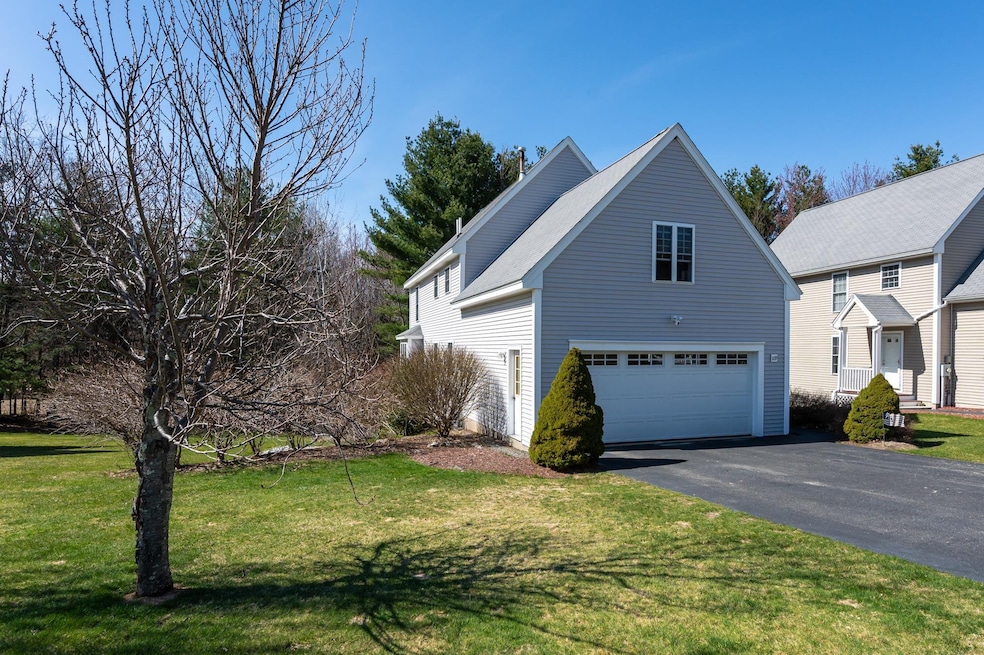 109 Barbara Ln, Hudson, NH 03051 - photo 1