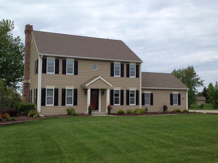 W278N5405 Hanover Hill Rd, Sussex, WI 53089 - photo 1