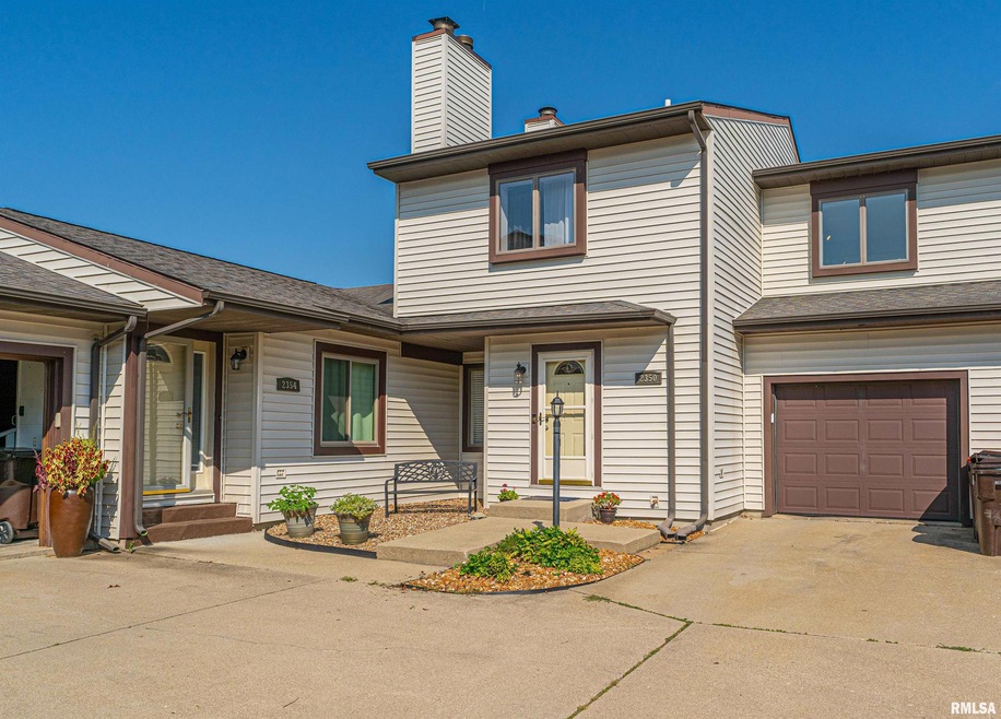 2350 Railsplitter Ave, Lincoln, IL 62656 - photo 1