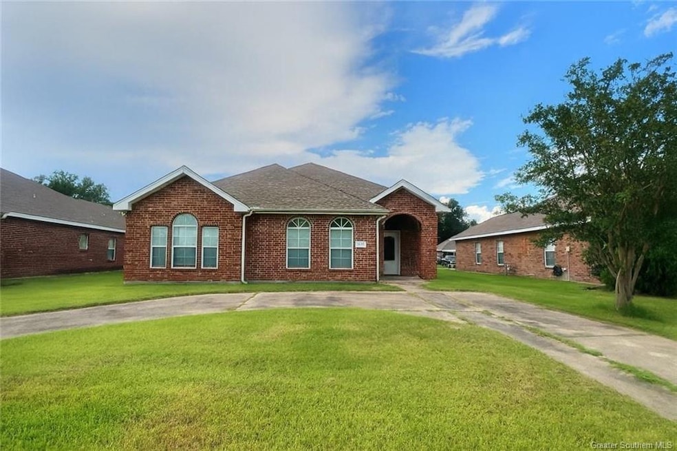 1825 E Prien Lake Rd, Lake Charles, LA 70601 - photo 1