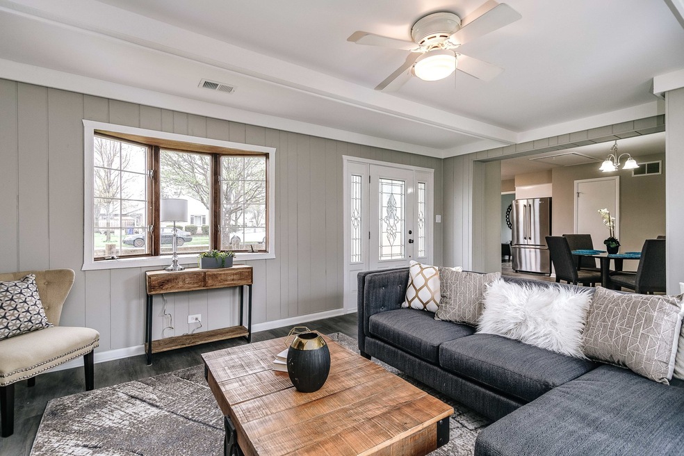 705 E Thacker St, Des Plaines, IL 60016 - photo 1