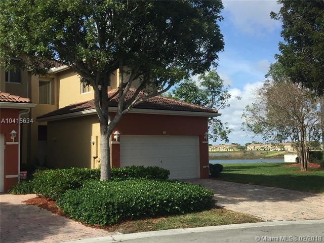 Freshly painted, corner unit, lakefront