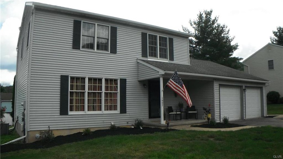 1607 Arrowwood Dr, Easton, PA 18040 - photo 1