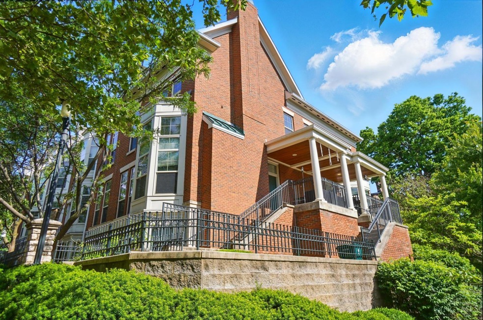 207 Stetson St, Cincinnati, OH 45219 - photo 1