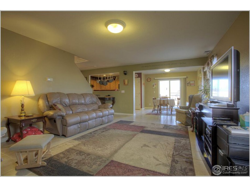 Living Room/Dining