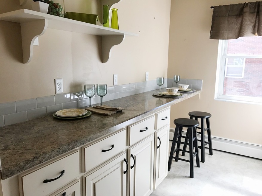 35 Montvale Ave unit 5, Woburn, MA 01801 - photo 1