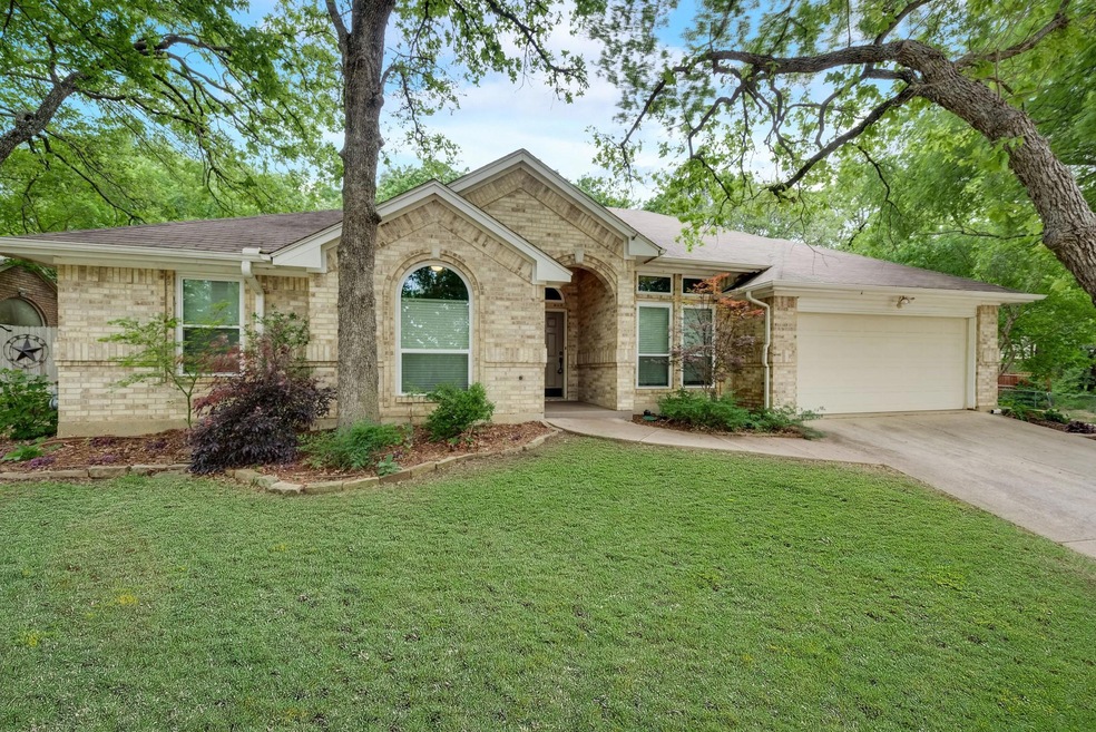 429 Twin Creek Dr, Hurst, TX 76053 - photo 1