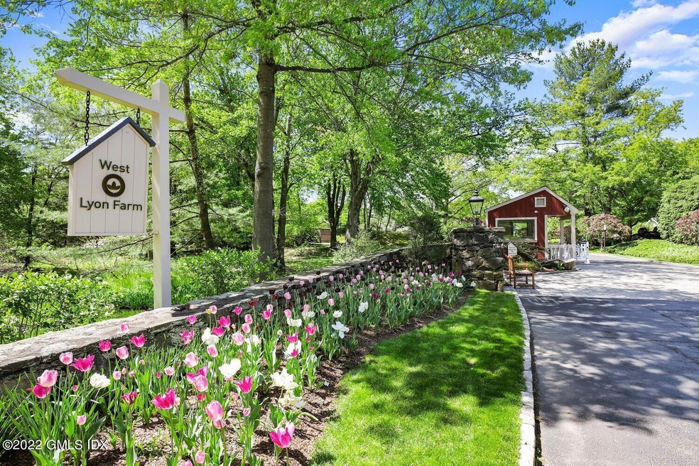 524 W Lyon Farm Dr, Greenwich, CT 06831 - photo 1
