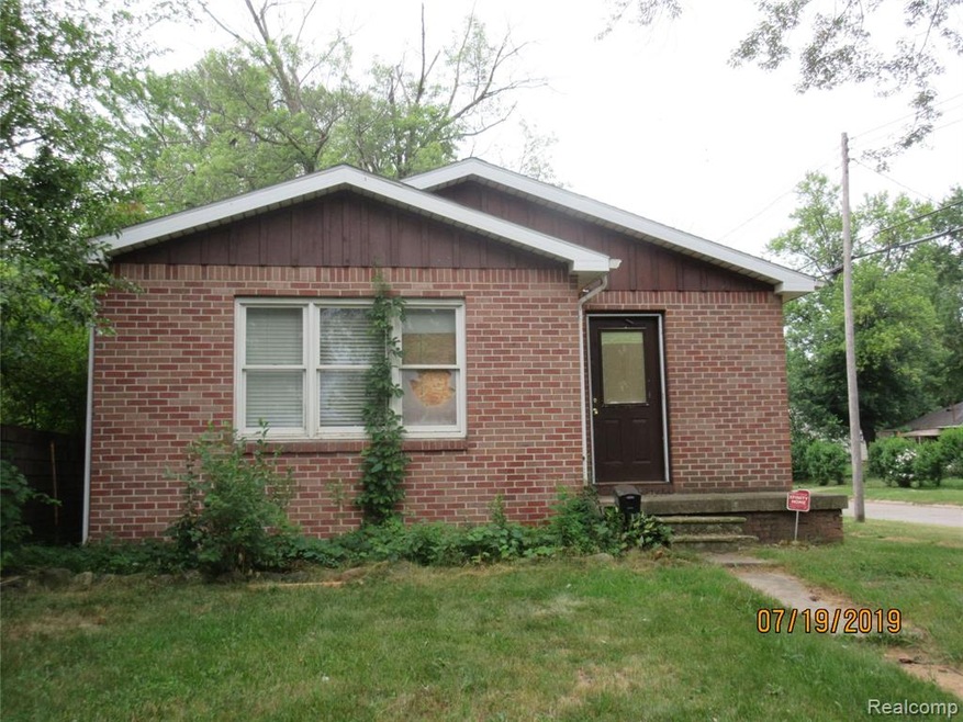 2702 Woodrow Ave, Flint, MI 48506 - photo 1