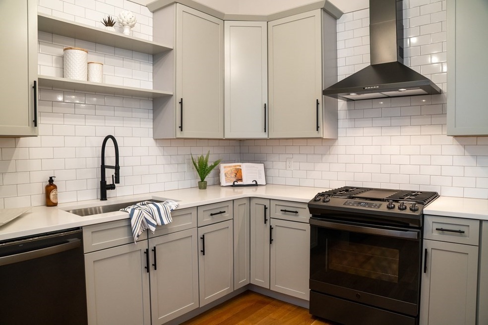 559 Summer St unit 1, Lynn, MA 01905 - photo 1