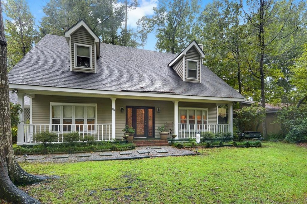 Beautiful home in Flowers Estates.