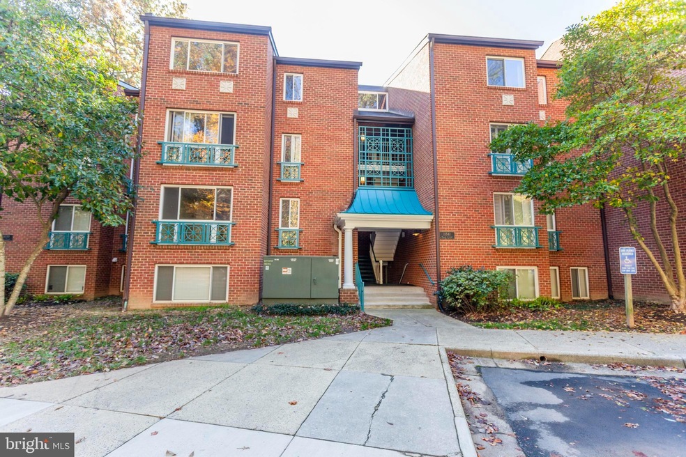 Hunters Woods Village unit 11B, Reston, VA 20191 - photo 1