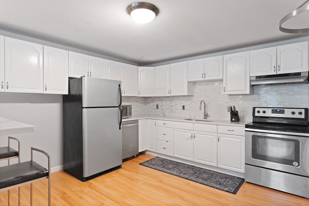 74 Beach St unit 6-2, Woburn, MA 01801 - photo 1