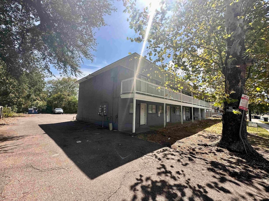 690 Adams St unit Manya Point Apt 203, Beaumont, TX 77705 - photo 1