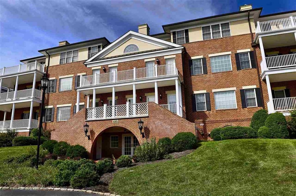 435 White Gables Ln unit 102, Charlottesville, VA 22903 - photo 1