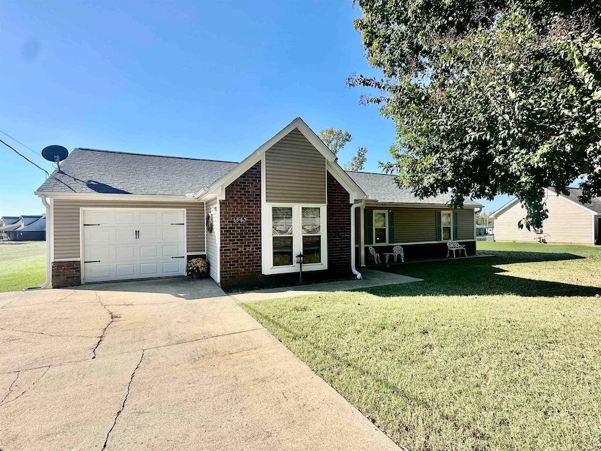 Pending $249,900 • Co-Listing Agent