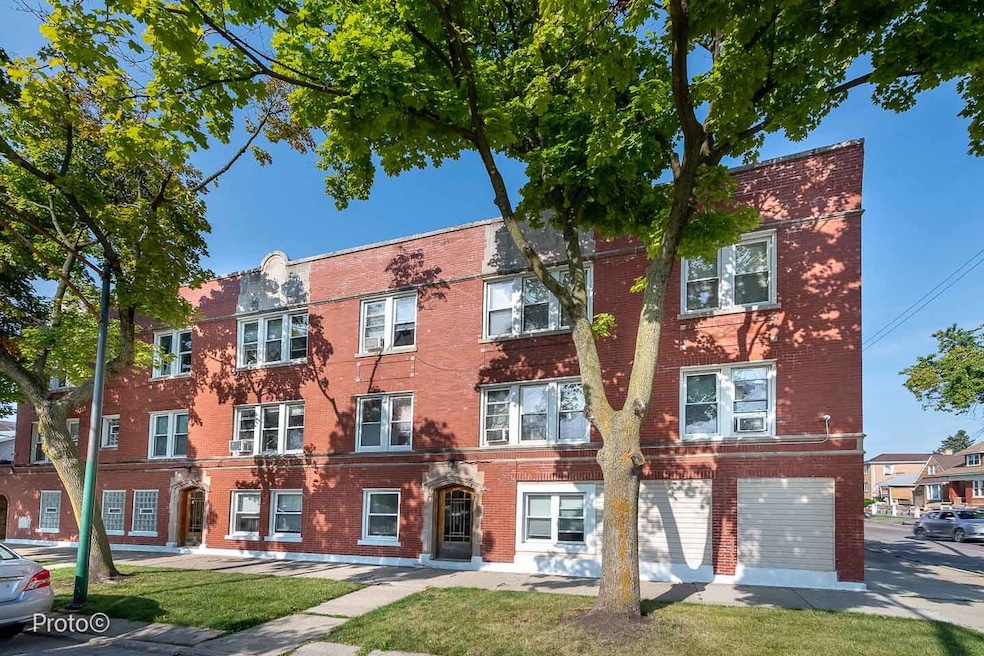 5148 N Monitor Ave unit 301, Chicago, IL 60630 - photo 1