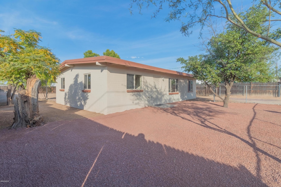523 E Joan St, Tucson, AZ 85705 - photo 1