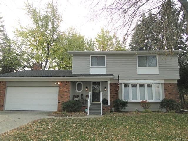 Home exterior w/ new paint & new column and railin