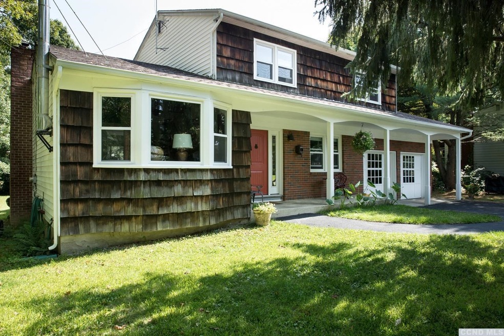 22 Cedar Dr, Rhinebeck, NY 12572 - photo 1