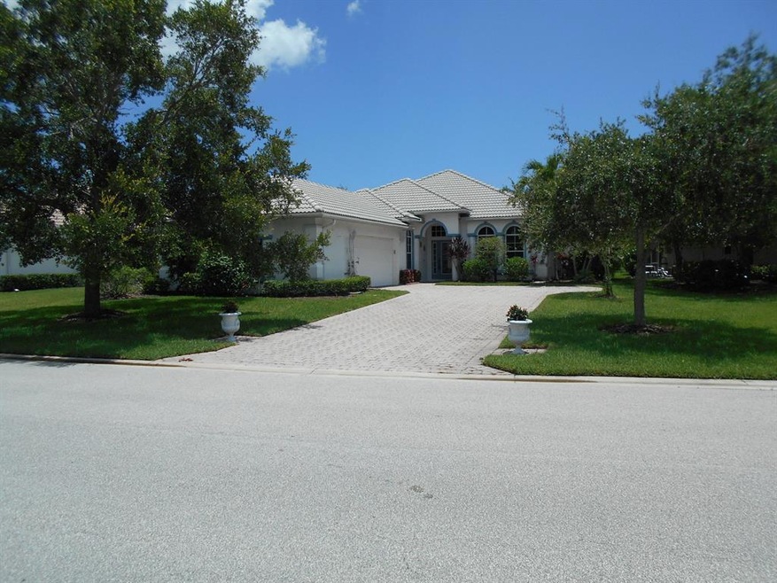 3929 NW Willow Creek Dr