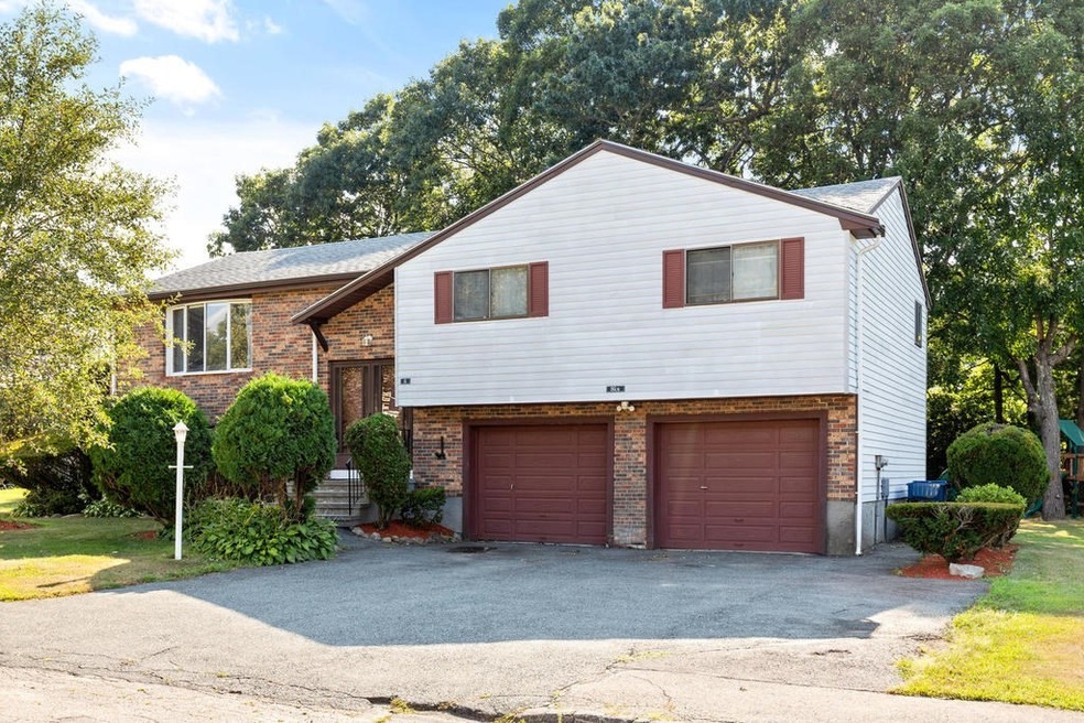 6 Huckleberry Ln, Randolph, MA 02368 - photo 1