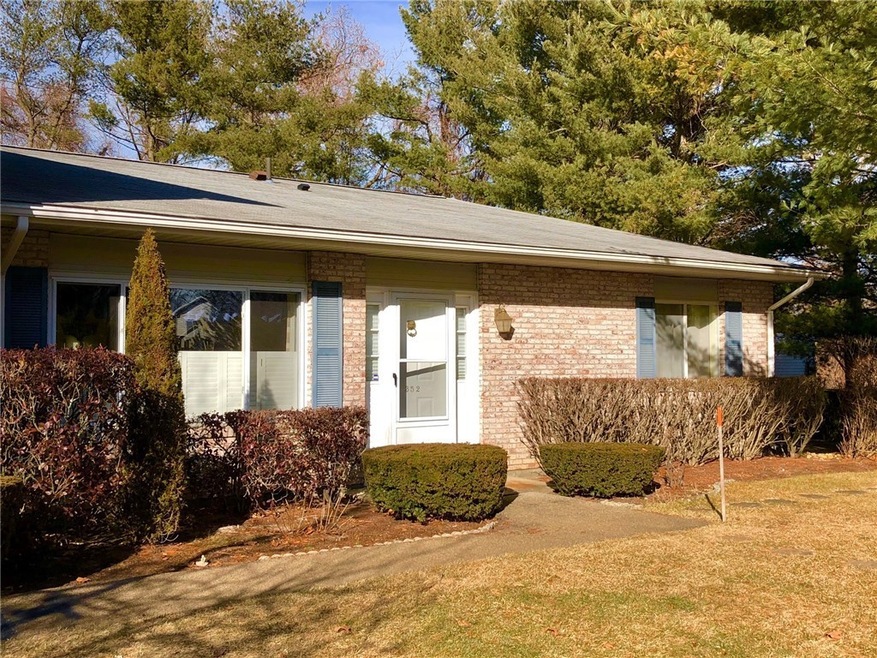 352 Chatham Cir, Warwick, RI 02886 - photo 1