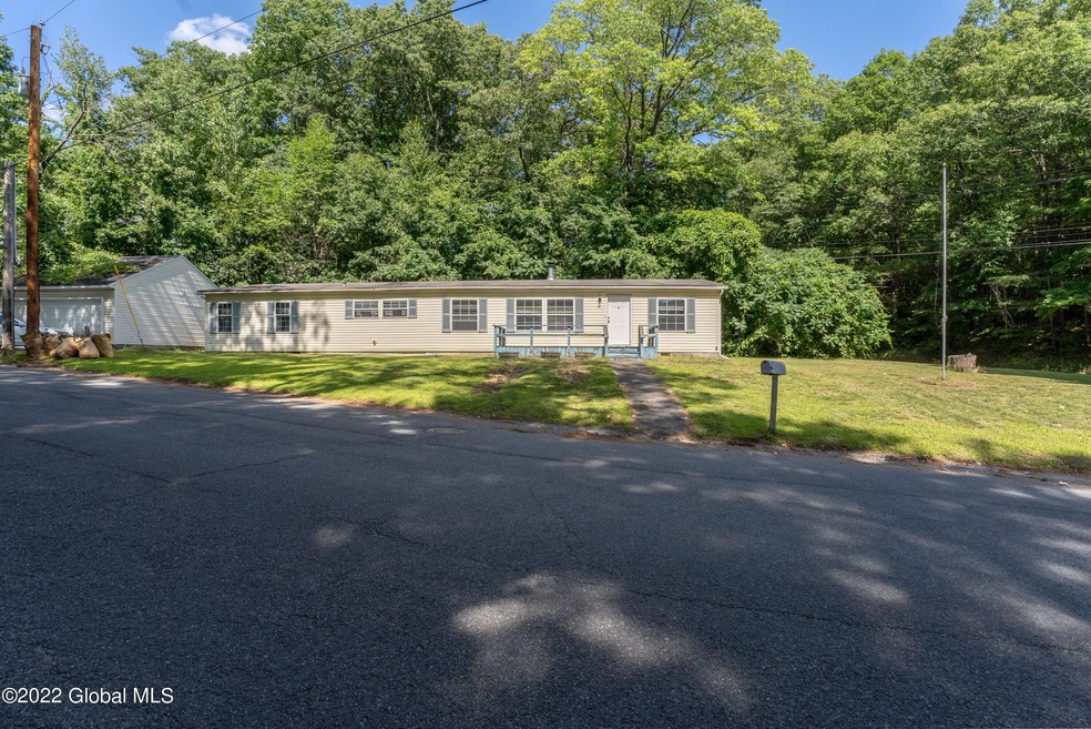 81 Bloomingdale Ave, Gloversville, NY 12078 - photo 1