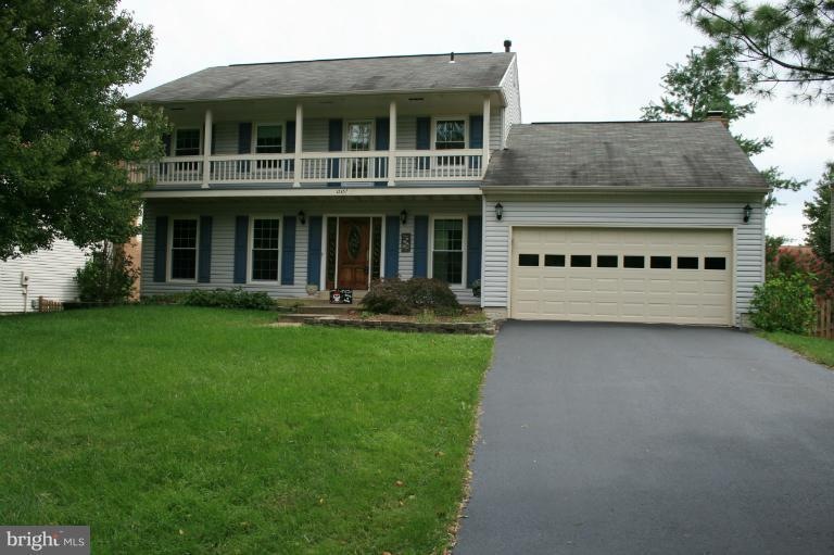 13437 Melville Ln, Chantilly, VA 20151 - photo 1