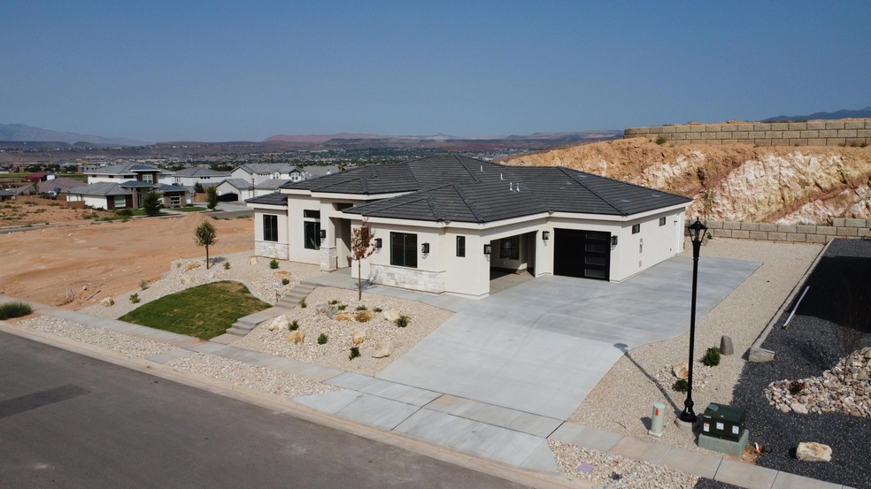 983 E. Black Oak Dr.