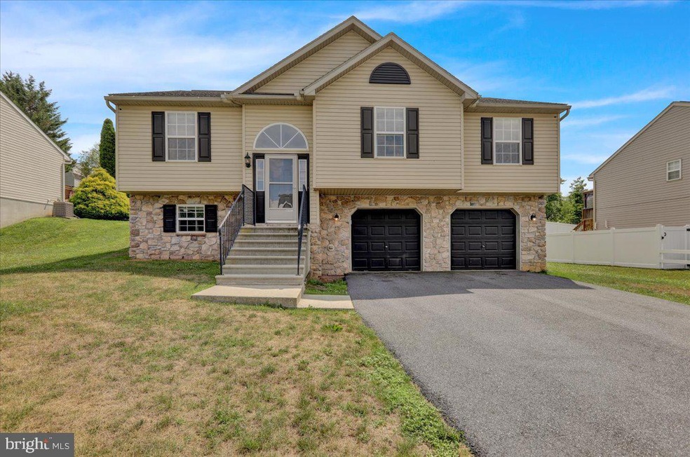 319 Winding Way, Womelsdorf, PA 19567 - photo 1