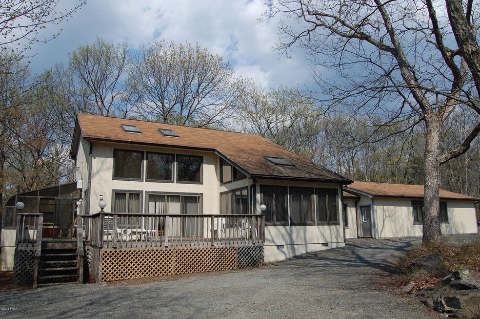 117 Stallion Dr, Hawley, PA 18428 - photo 1