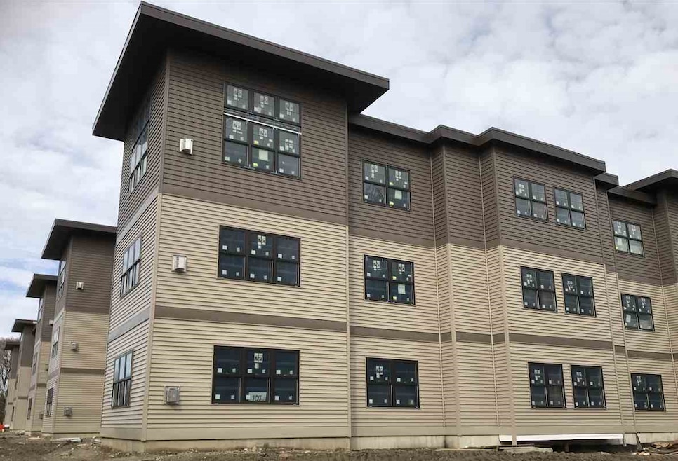 150 Us Highway 1 Bypass unit 102, Portsmouth, NH 03801 - photo 1