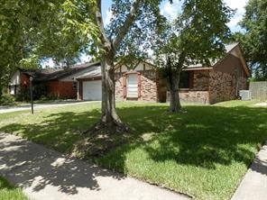 4326 Townes Forest Rd, Friendswood, TX 77546 - photo 1