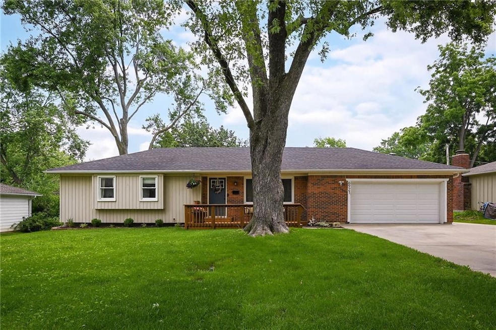 6921 Ballentine St, Shawnee, KS 66203 - photo 1