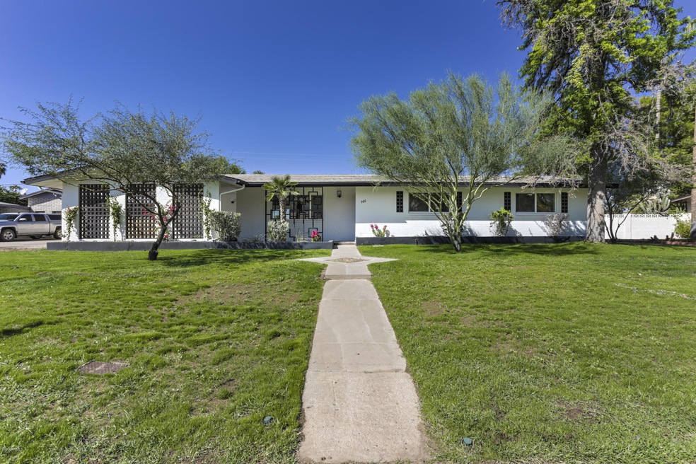 960 W Fairway Dr-1