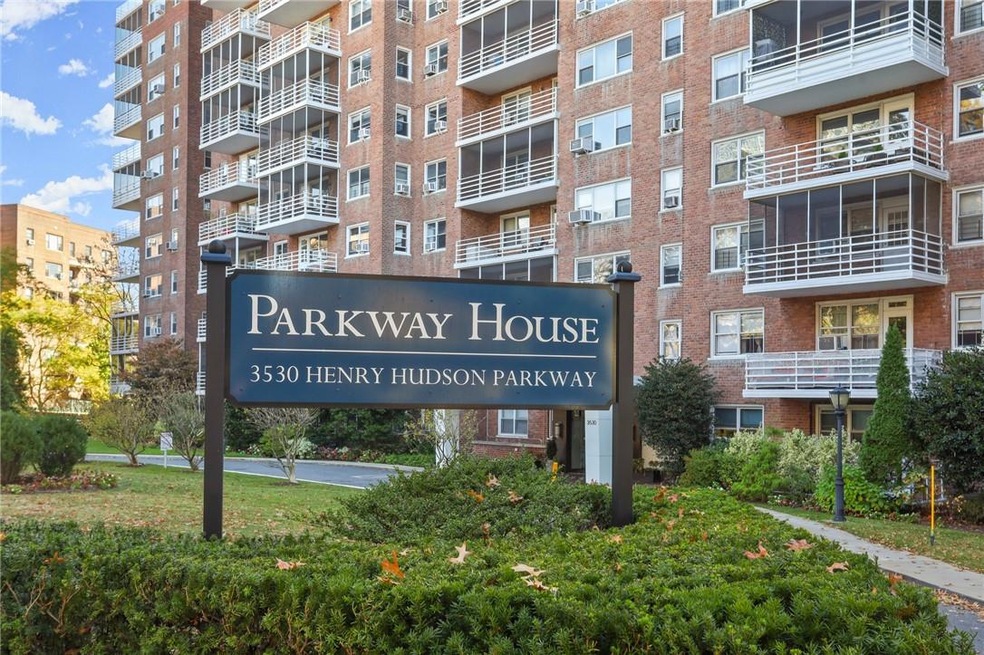 Parkway House unit 7AB, Bronx, NY 10463 - photo 1