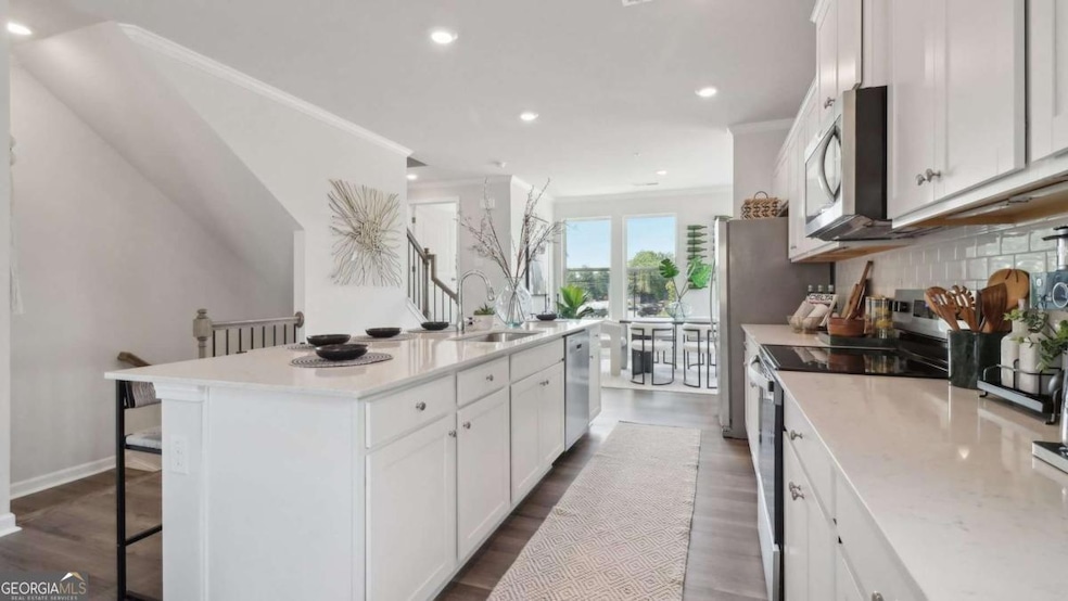 226 College Cir unit 1014, Hapeville, GA 30354 - photo 1