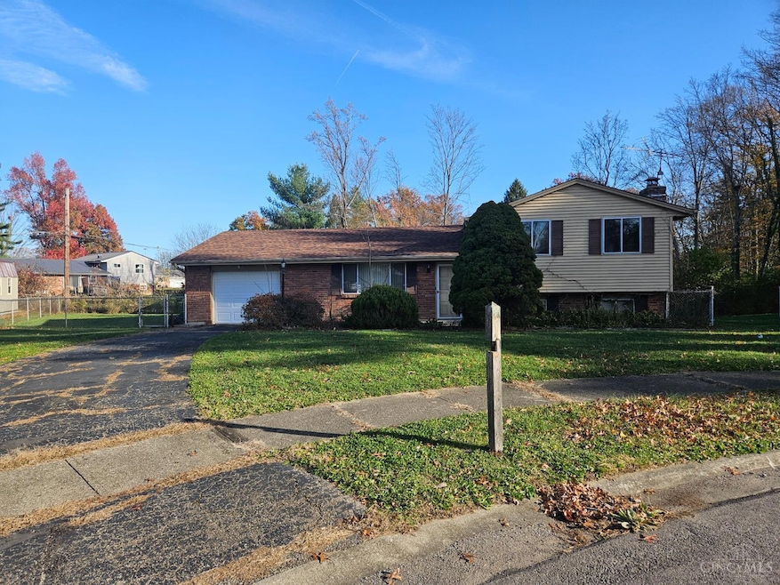 718 E Levitt Place, Cincinnati, OH 45245 - photo 1