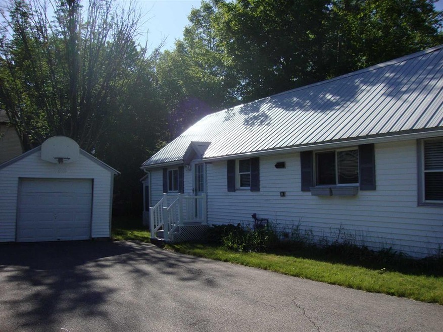 12 Hillcrest Ave, Pembroke, NH 03275 - photo 1