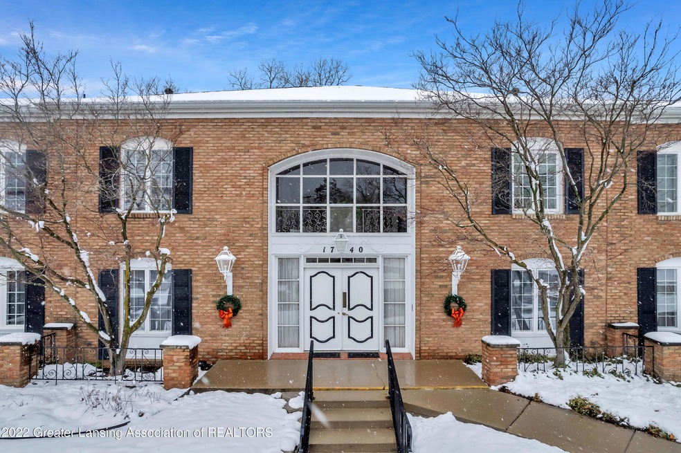 1740 Wellington Rd unit 110, Lansing, MI 48910 - photo 1
