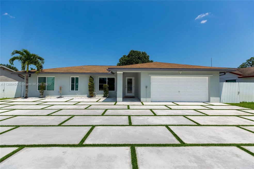 1070 SW 128th Dr, Davie, FL 33325 - photo 1