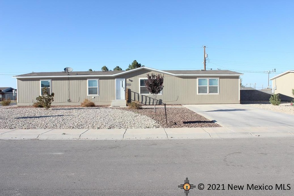 920 Butternut St, Carlsbad, NM 88220 - photo 1
