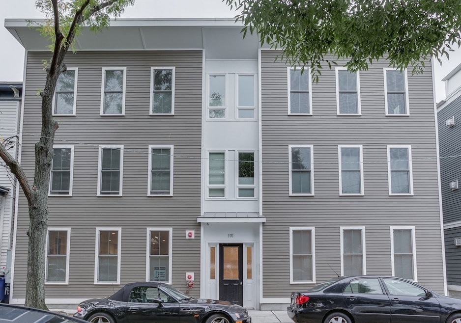 191 W 8th St unit 3, Boston, MA 02127 - photo 1